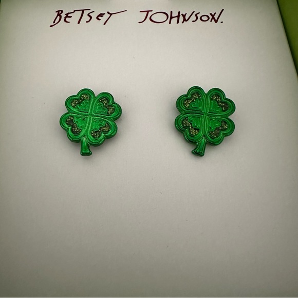 Betsey Johnson Luck Of The Irish Green & Gold Four Leaf Clover Stud Earrings - Picture 2 of 3